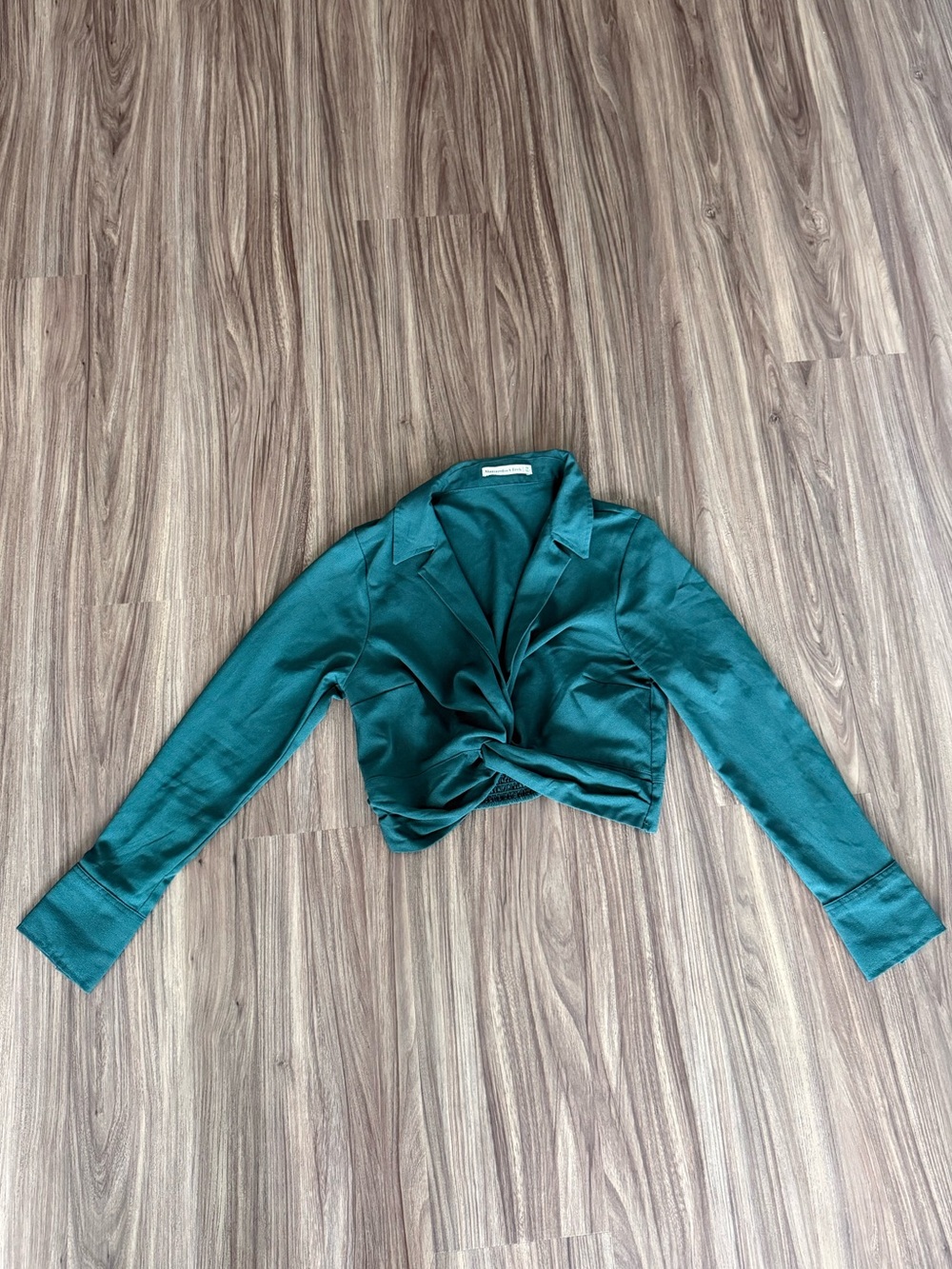 Abercrombie Green Cropped Twist-Front Long Sleeve Top